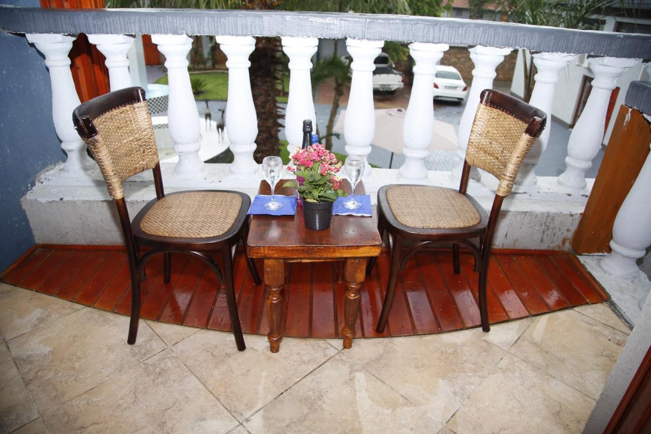 Travetel Or Tambo Airport Hotel Kempton Park Ngoại thất bức ảnh