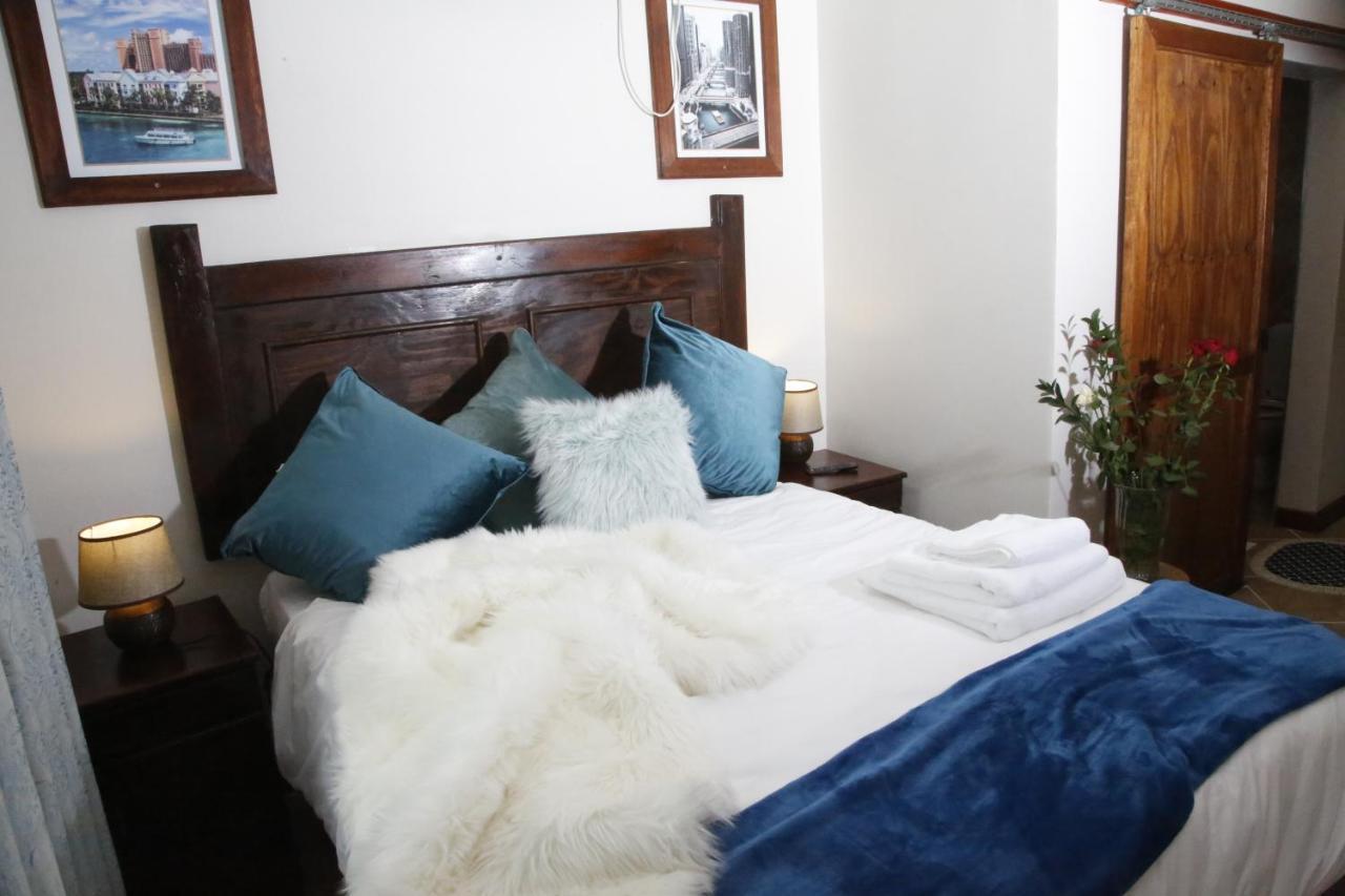 Travetel Or Tambo Airport Hotel Kempton Park Ngoại thất bức ảnh